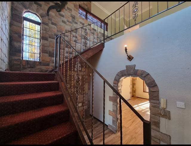 4 BEDROOM HOUSE FOR SALE IN TABLE VIEW